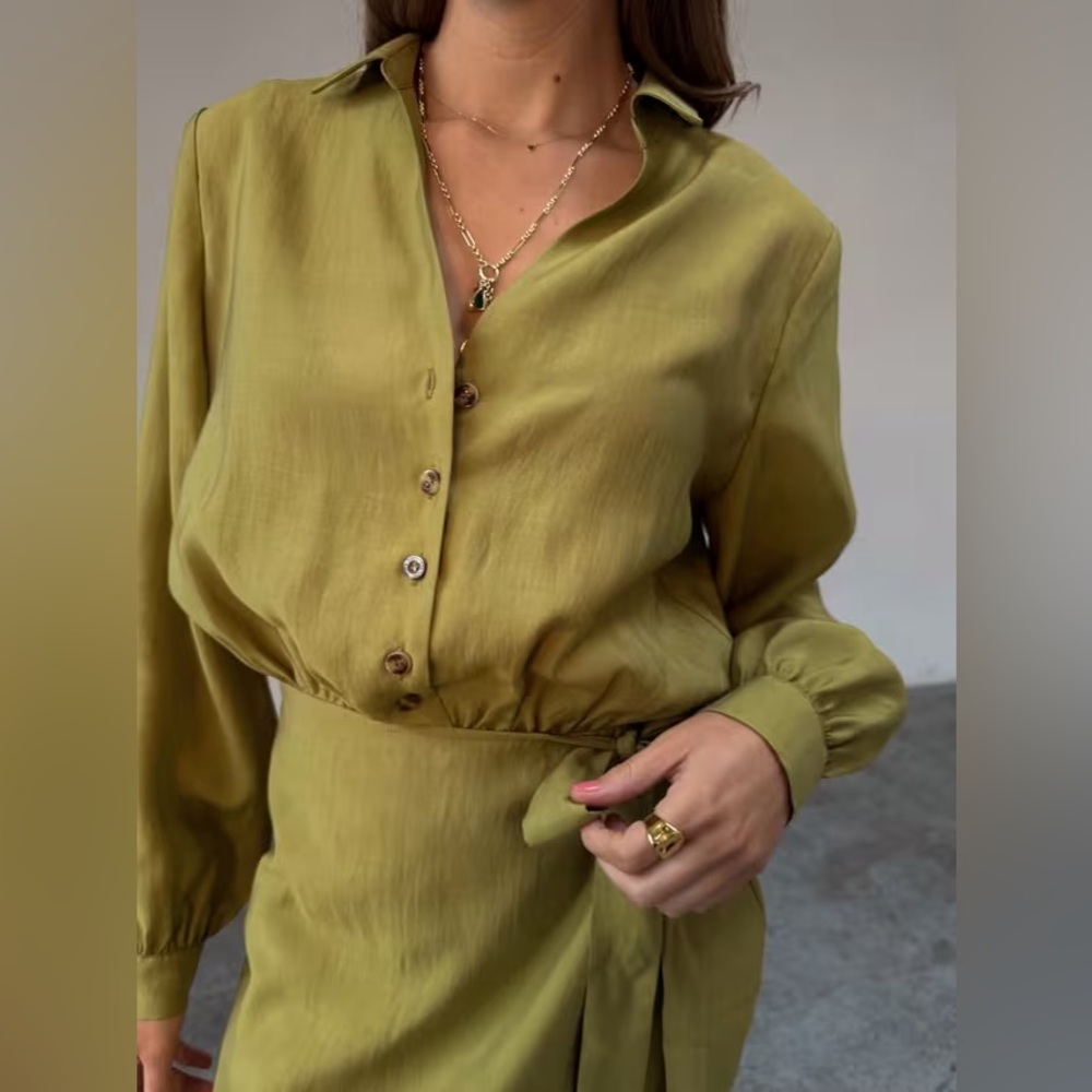 Never Fully Dressed lime button down blouse size US16 NWT